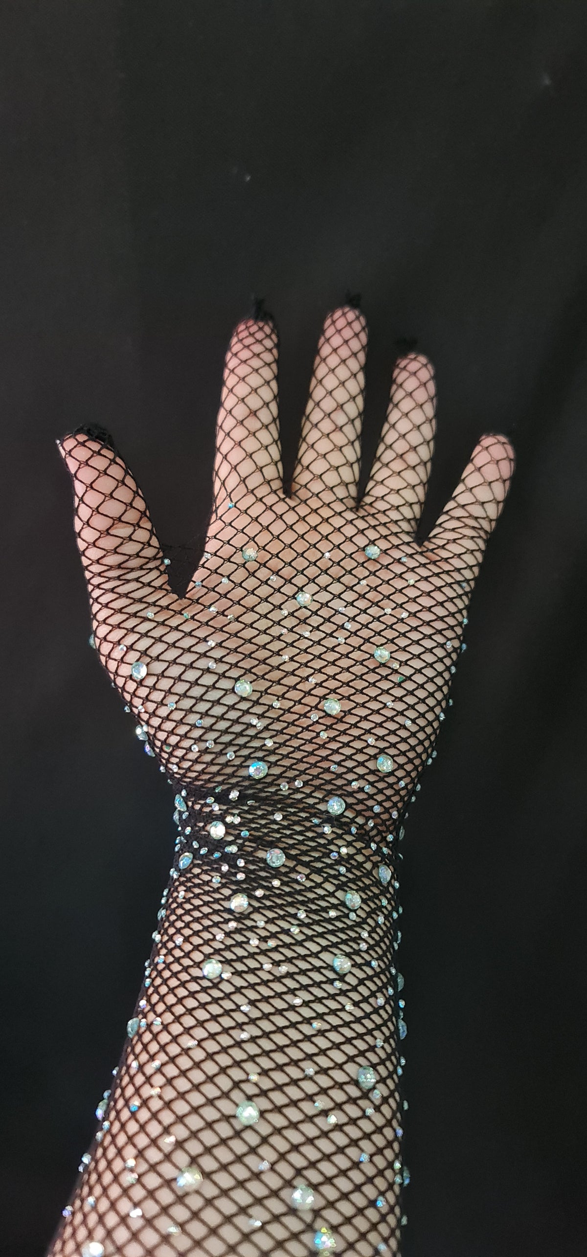 Unathi Gloves