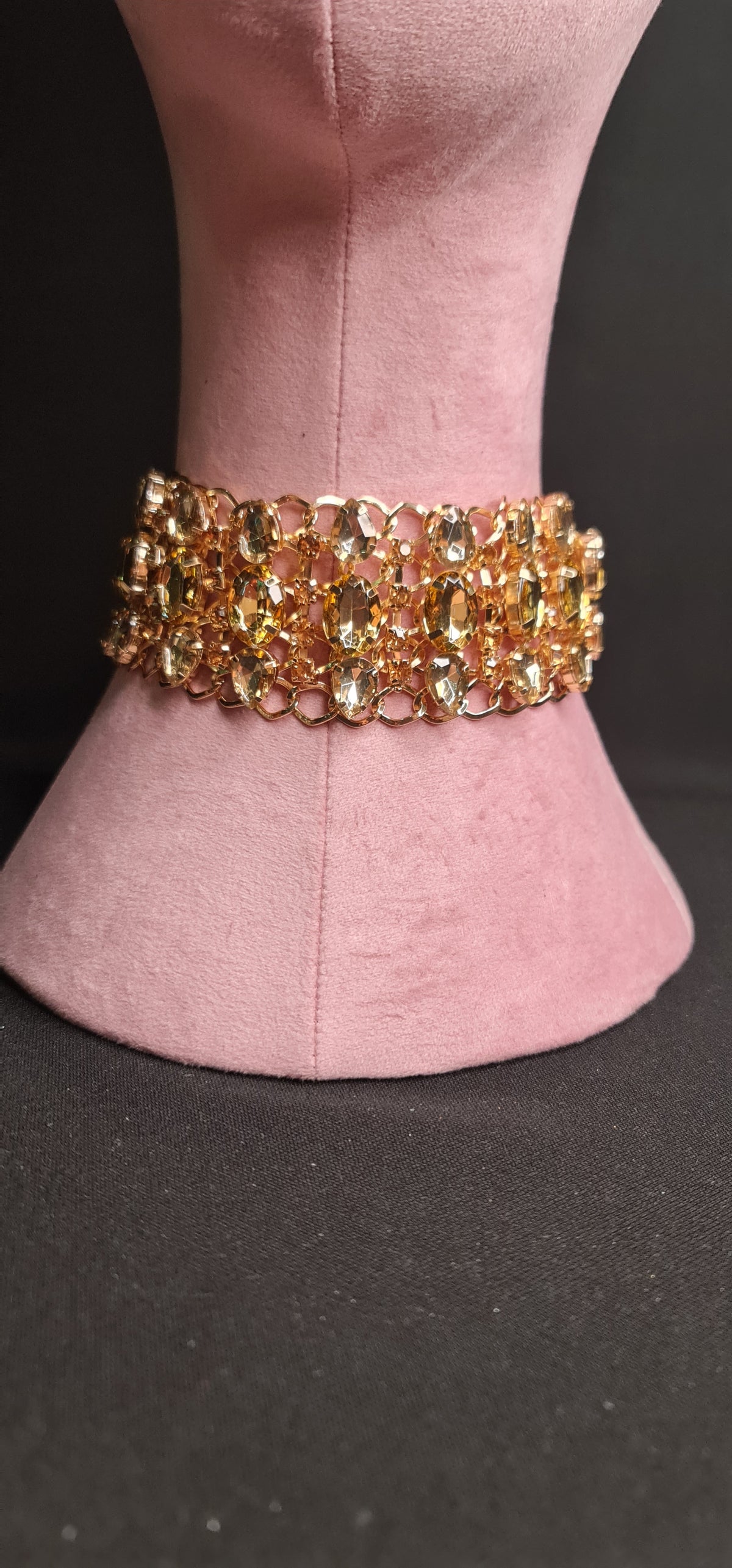 Mosa Choker Necklace