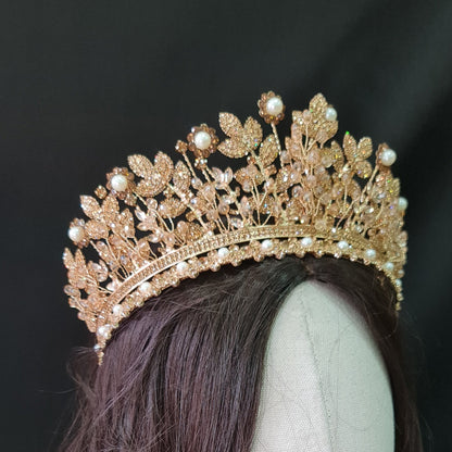 Royalty crown