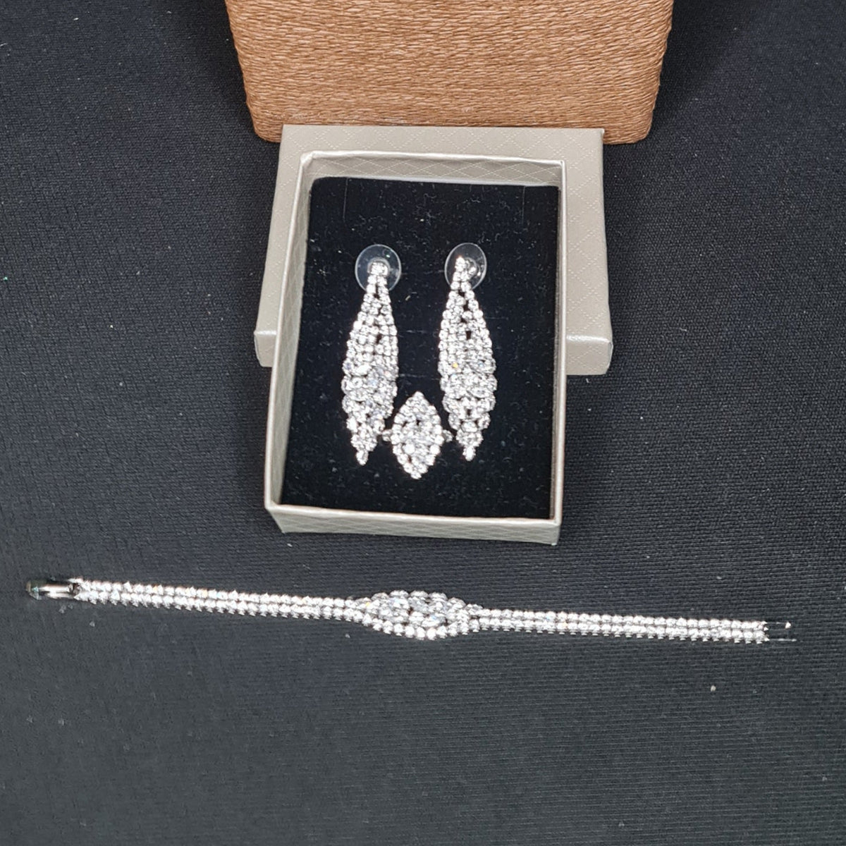 Akani Jewellery Set