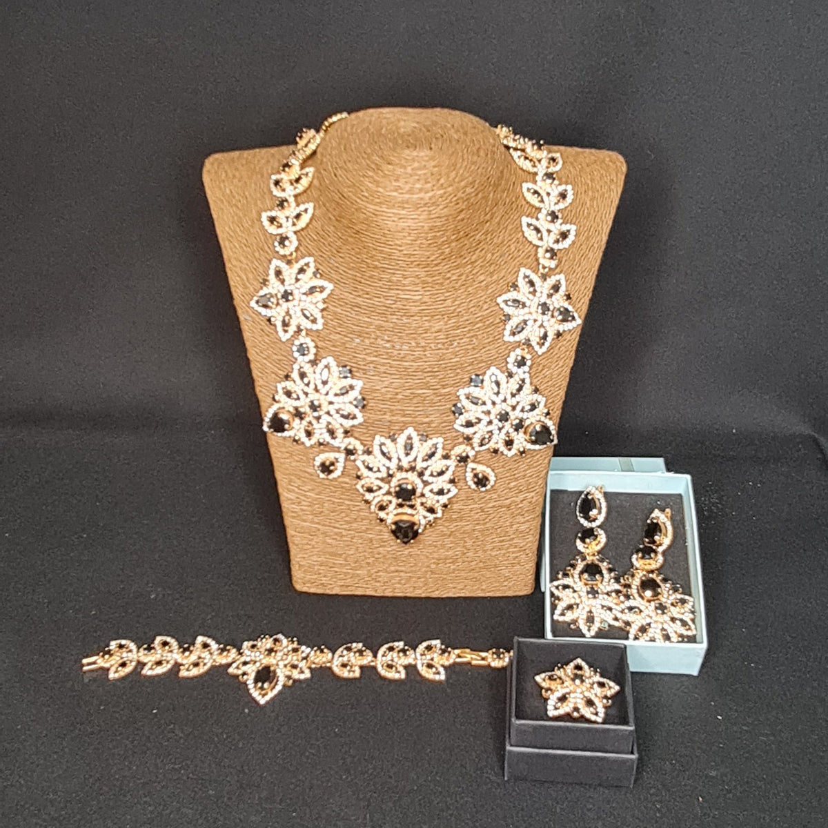 Wandile Jewellery Set