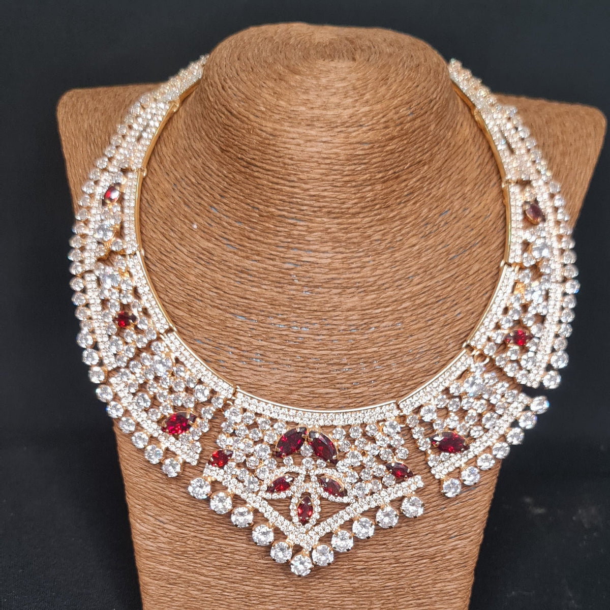 Amora Jewellery Set