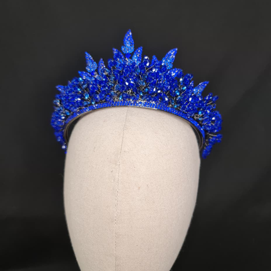 Anele Crown