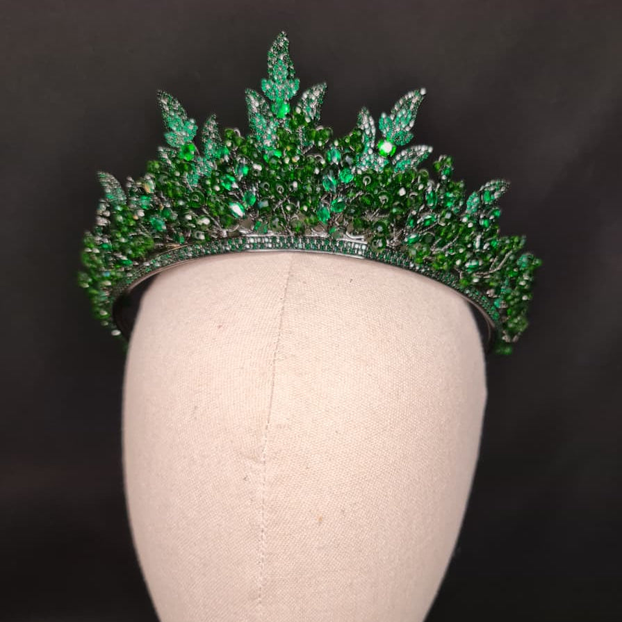 Anele Crown