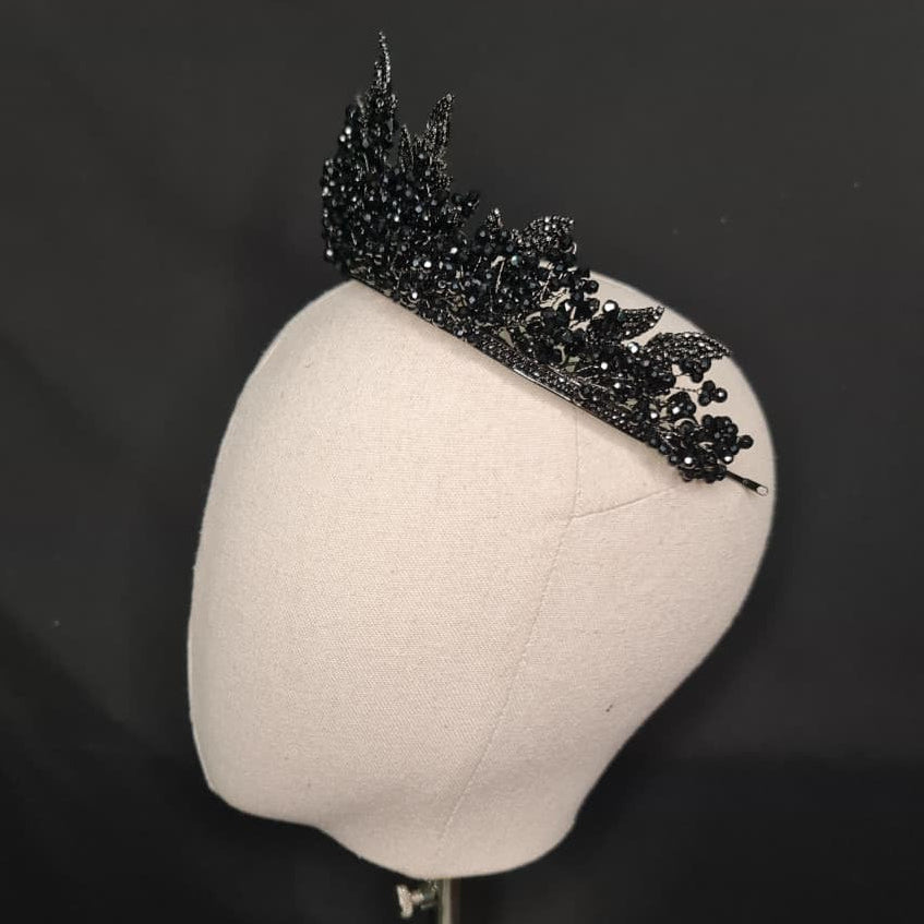 Anele Crown